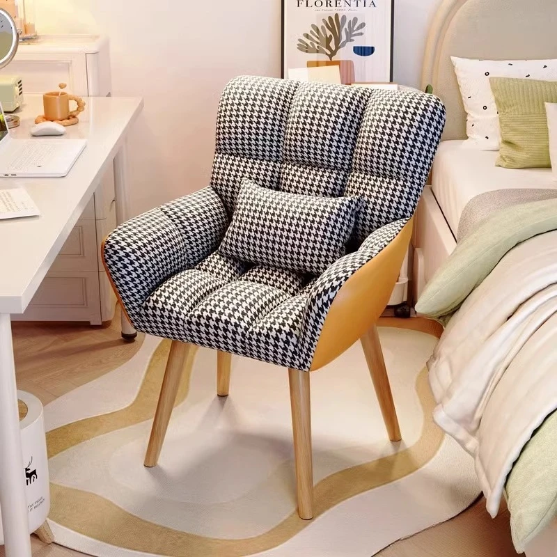 Krzesło toaletowe damskie, lek – Furniture Lighting & Decor Magazine recenzja i cena